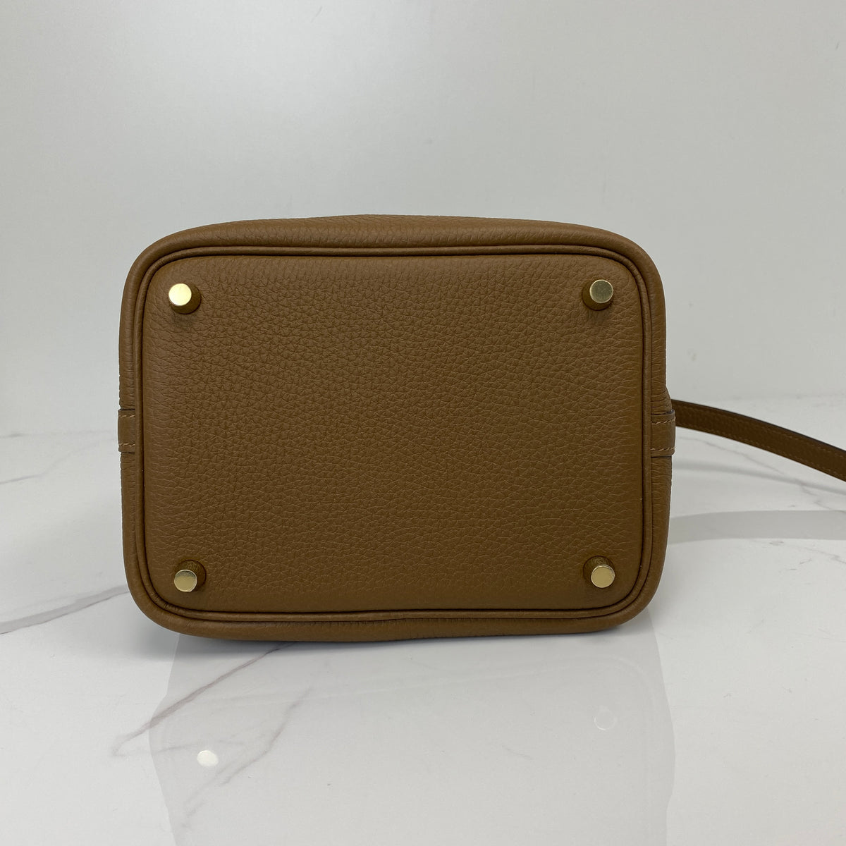 Hermès Picotin 18 Alezan, Alezan Clemence Leather / Crocodile Handles, Gold — detail view 4