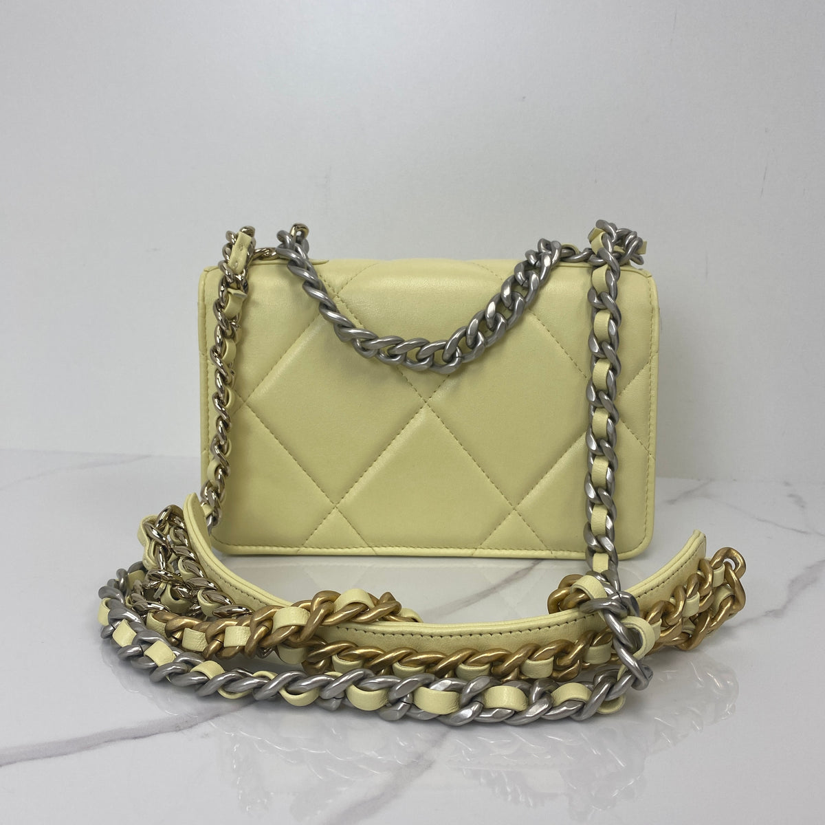 Chanel 19 Wallet on Chain - photo 3