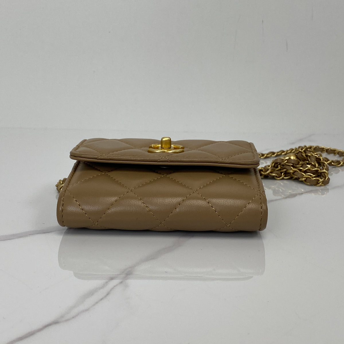 Chanel Pearl Crush Clutch with Chain - photo 3