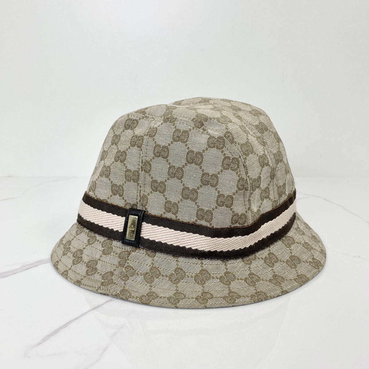 Gucci Vintage Bucket Hat, beige cotton blend, gold-tone logo — front view