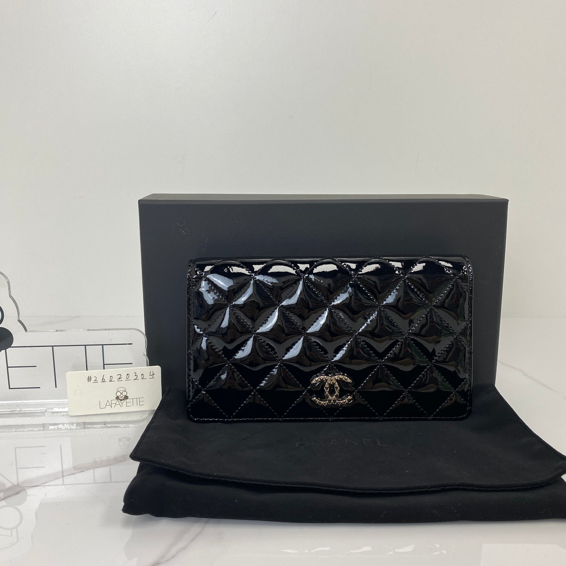 Interior card slots of the Chanel quilted long wallet