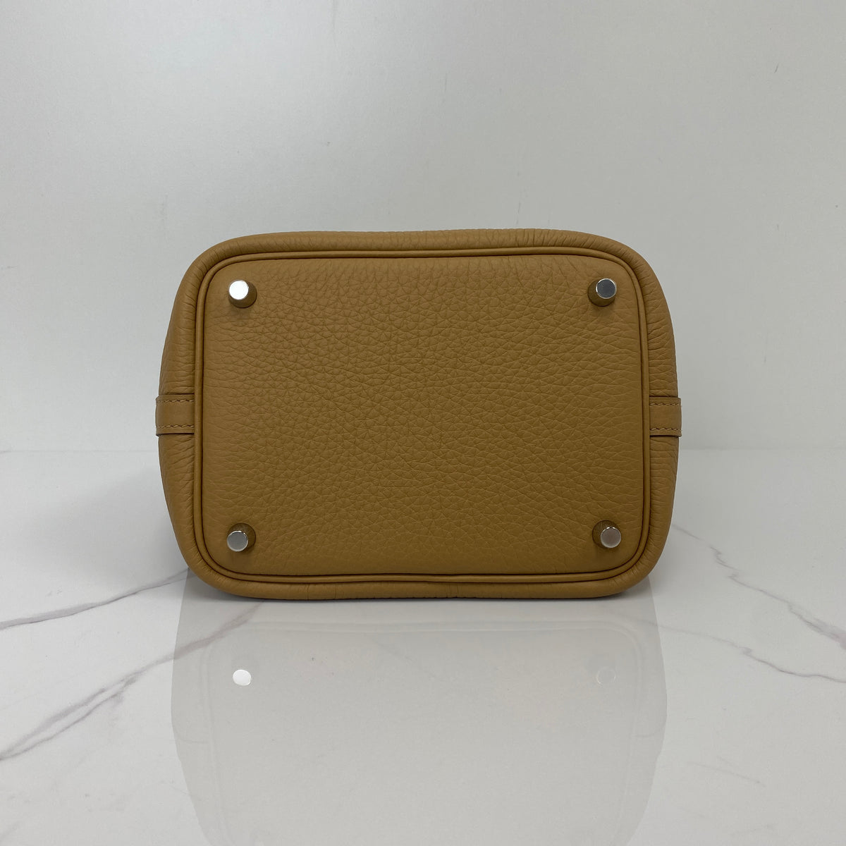 Hermès Picotin Lock 18, Biscuit Clemence leather, palladium hardware — detail view 4
