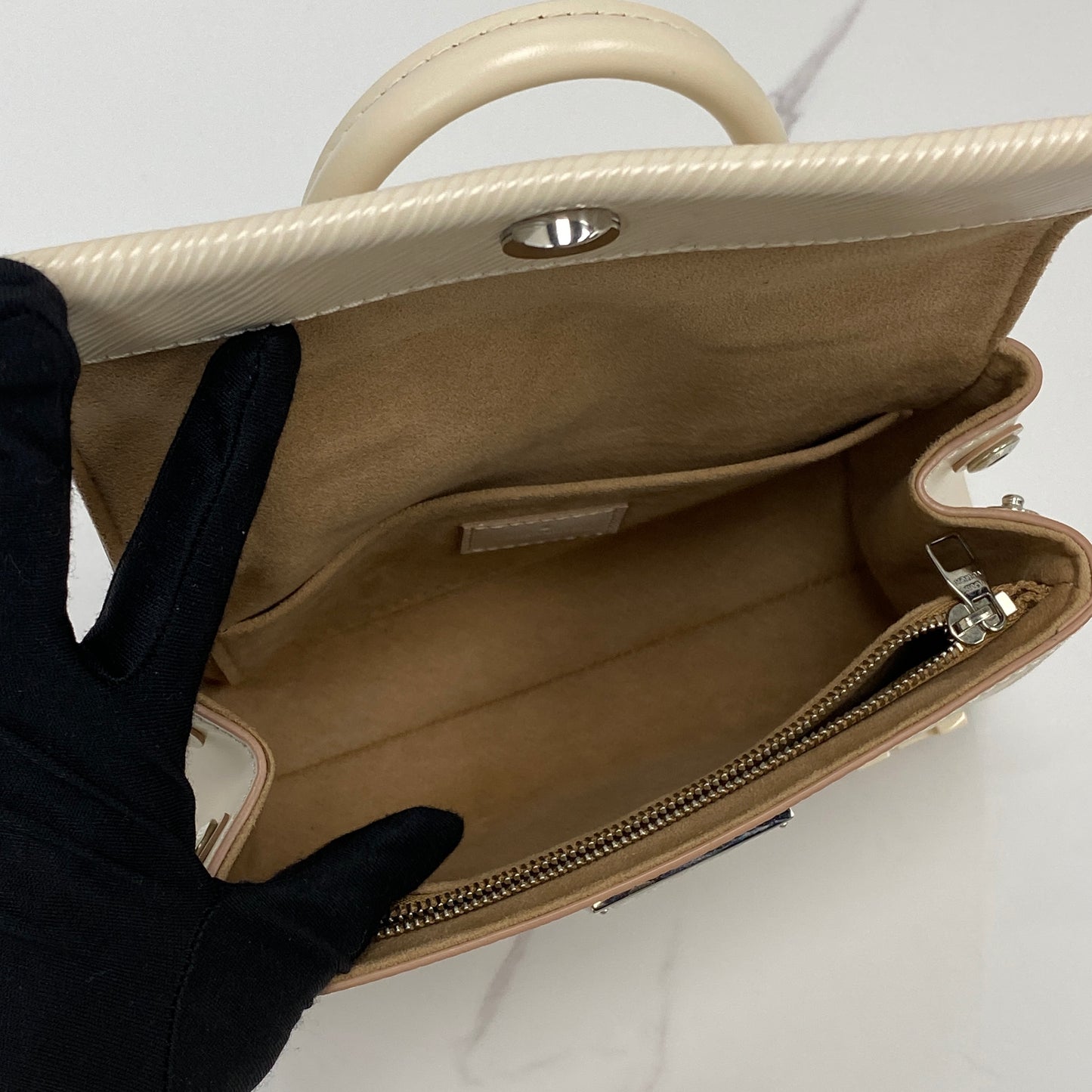 Louis Vuitton Cluny Mini - photo 6