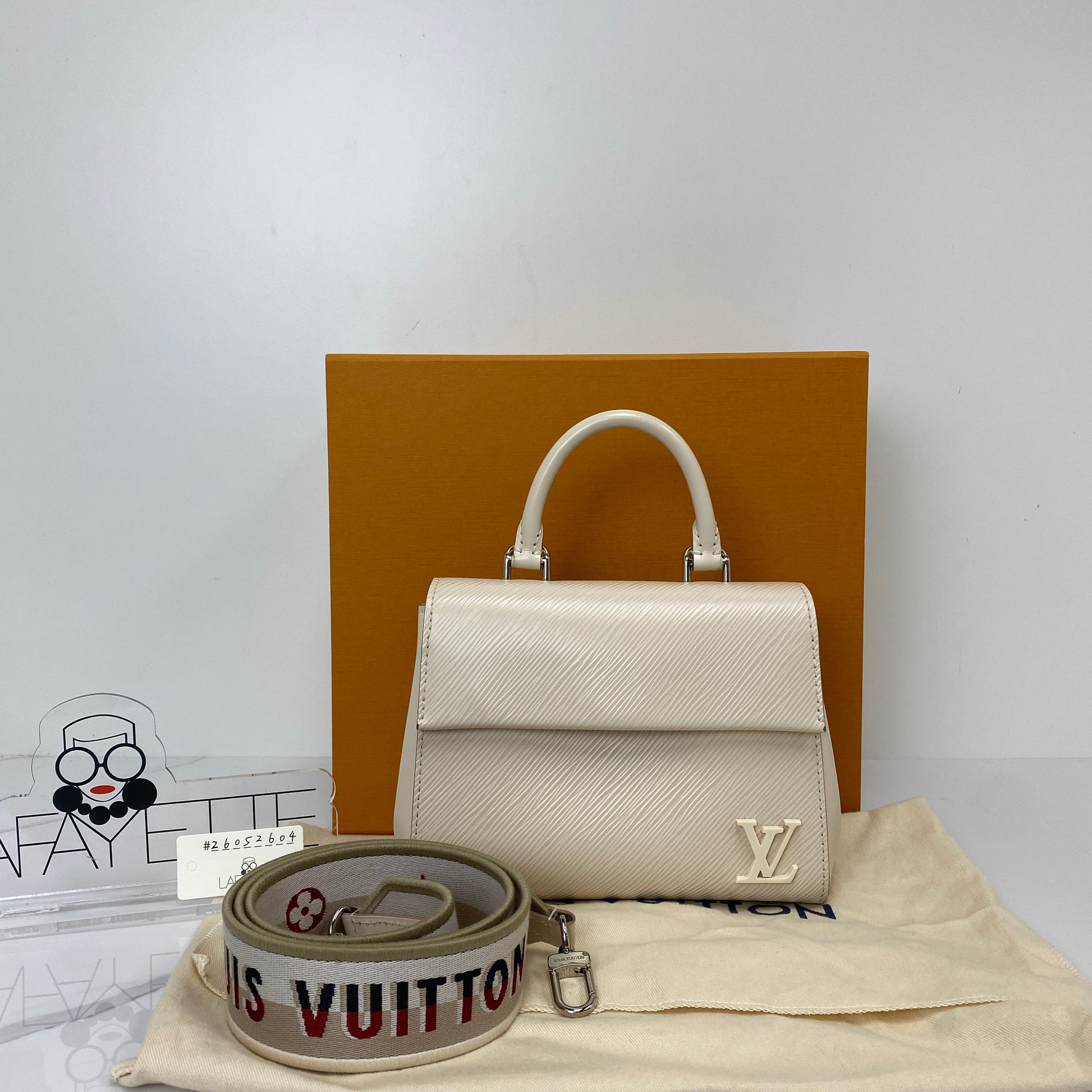 Louis Vuitton Cluny Mini - photo 2