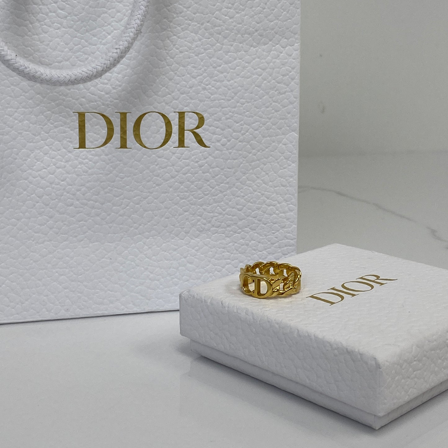 Dior CD Icon ring with its engraving detail