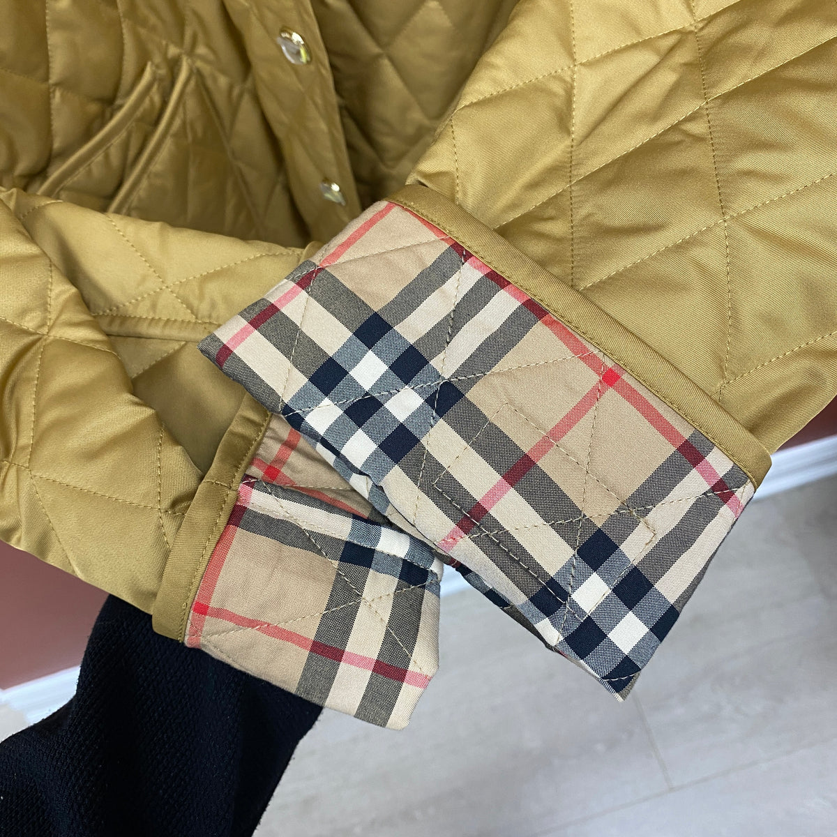 Burberry Quilted Dranefeld Barn Jacket Camel Brown, Camel Brown 100% Polyester, Interior 100% Cotton, Gold Tone — detail view 4
