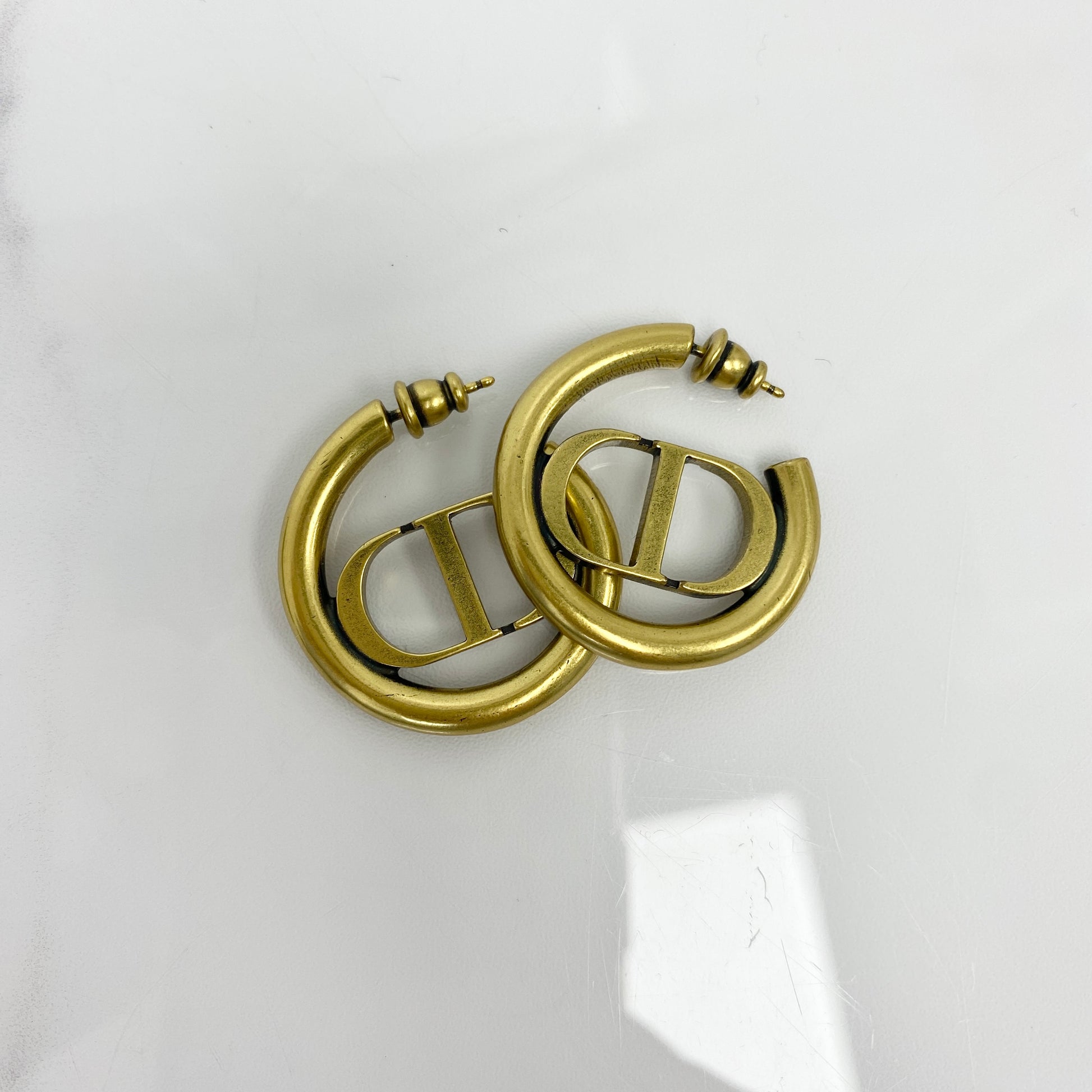 Christian Dior 30 Montaigne Hoop Earrings - photo 1