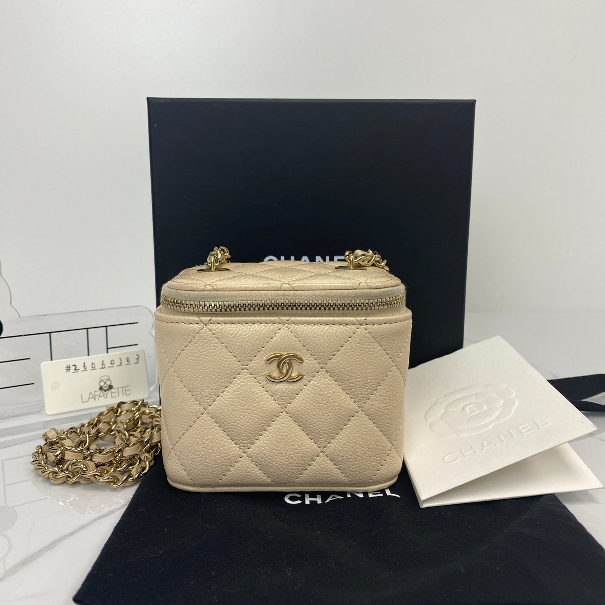 Chanel Vanity Case with Chain - photo 4