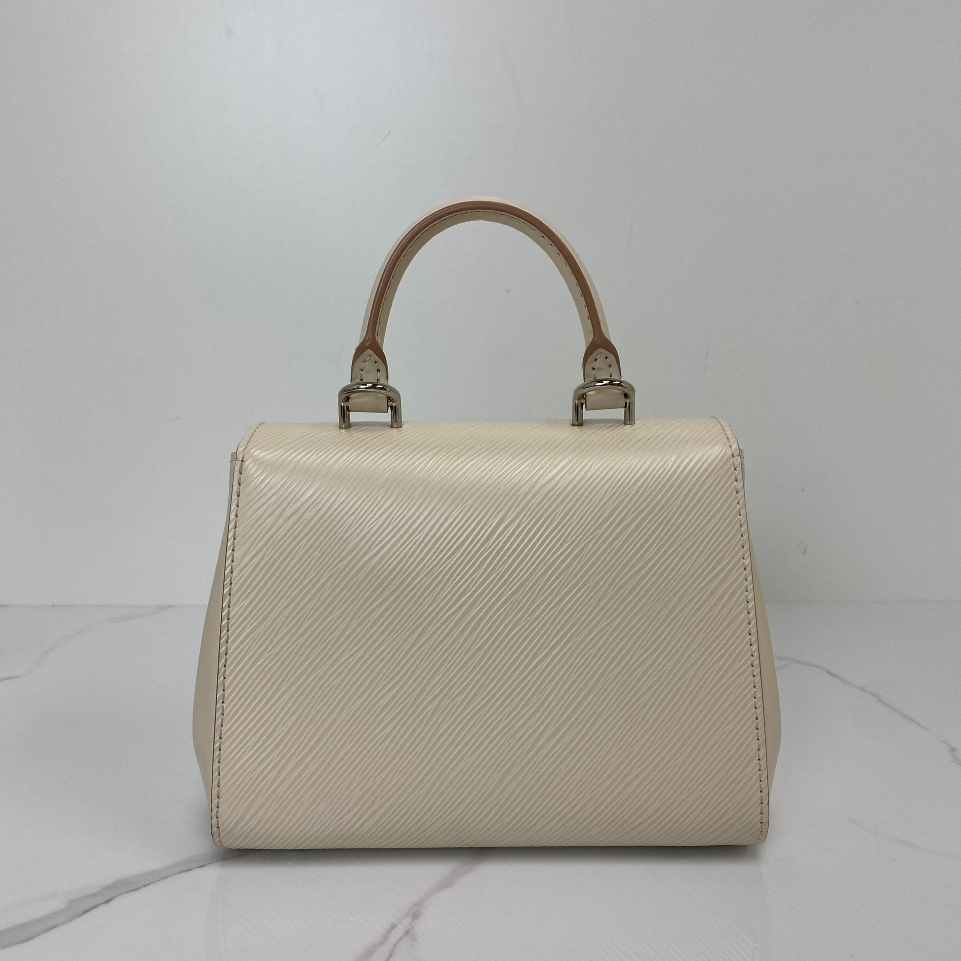Louis Vuitton Cluny Mini - photo 3