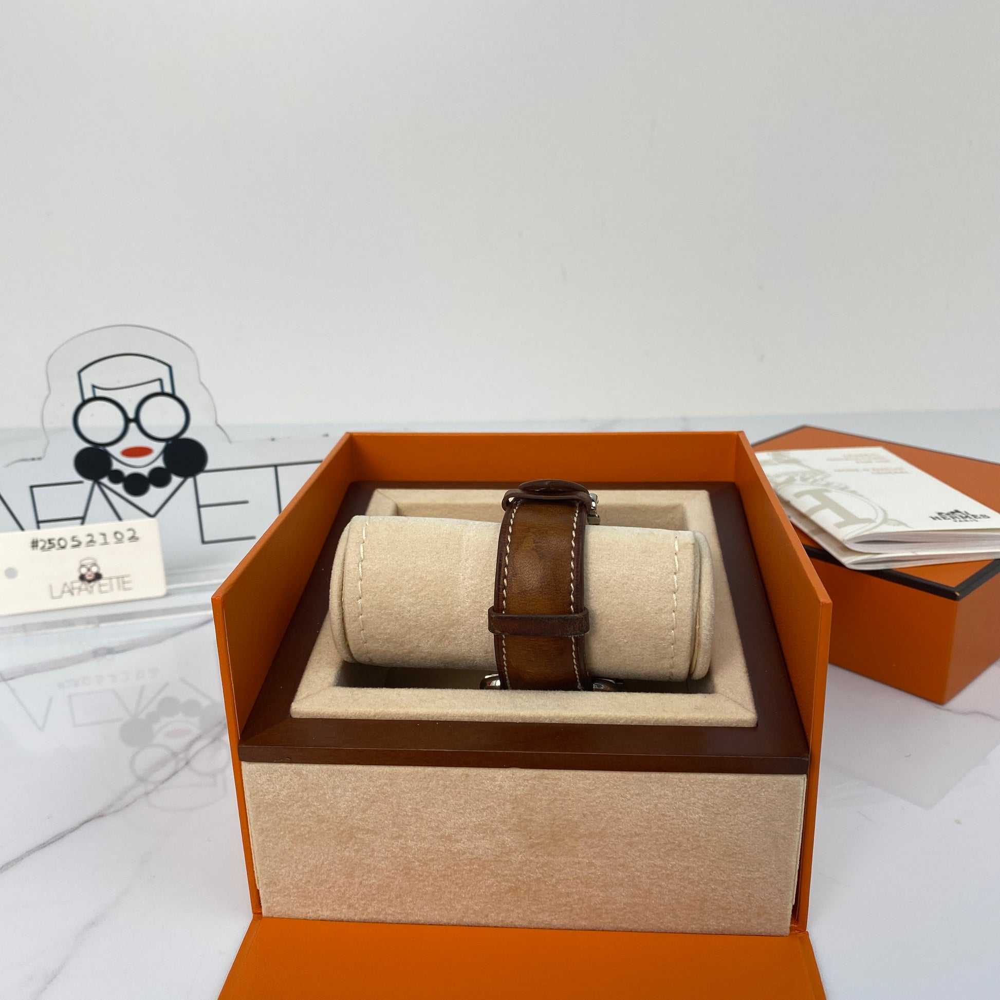 Hermès Cape Cod Watch, Large Model, 37mm, calfskin and steel, gold-tone dial — detail view 5