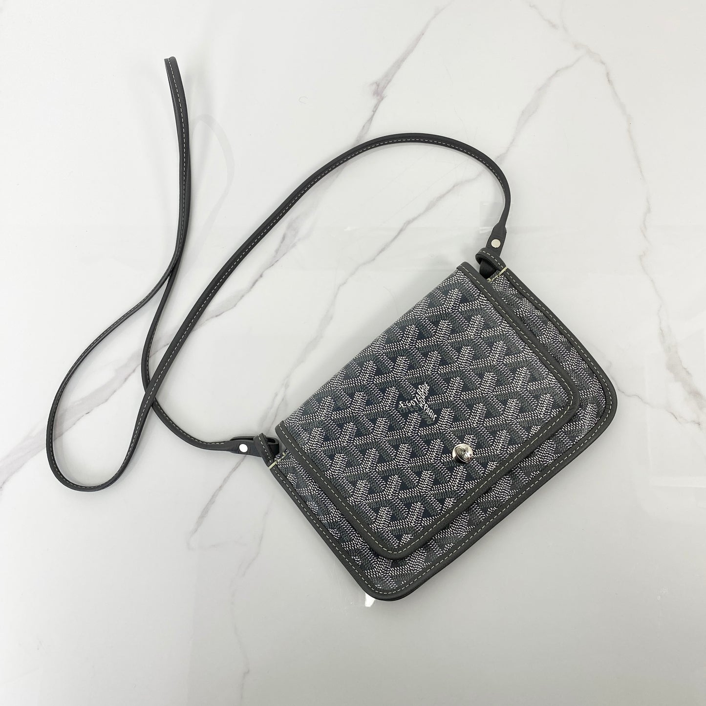 Goyard Plumet Pouch-Wallet in grey Goyardine canvas - front view