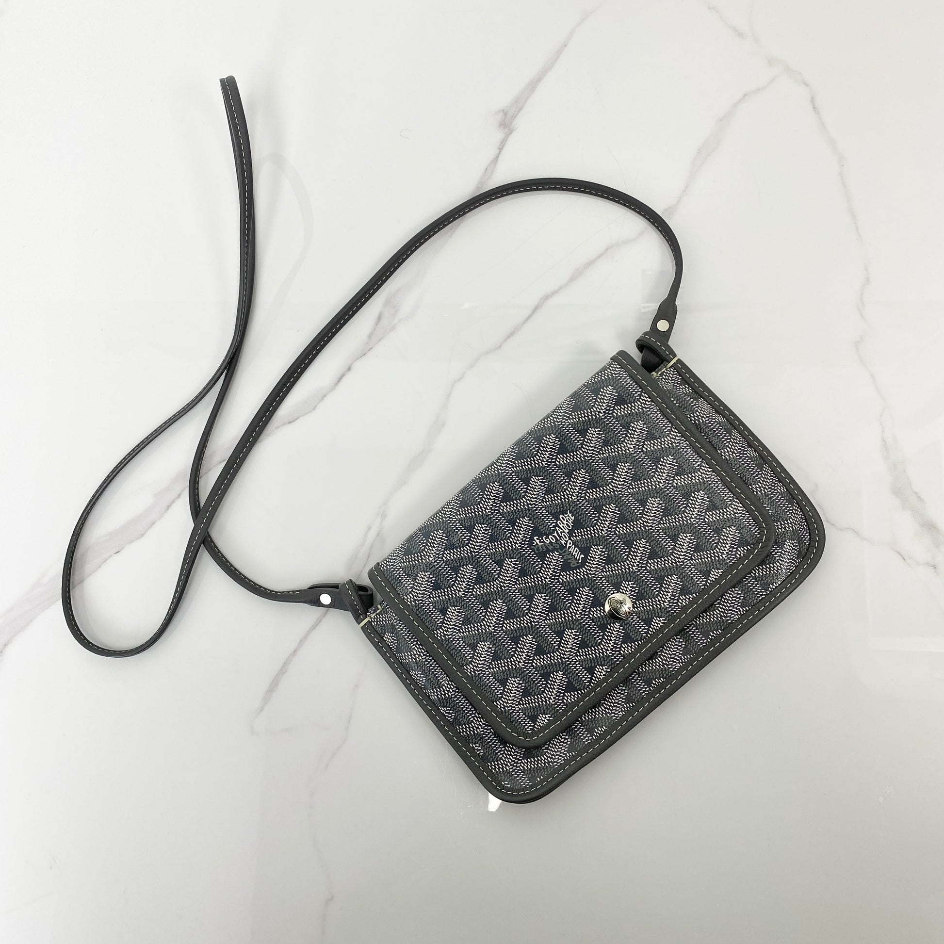 Goyard Plumet Pouch-Wallet in grey Goyardine canvas - front view