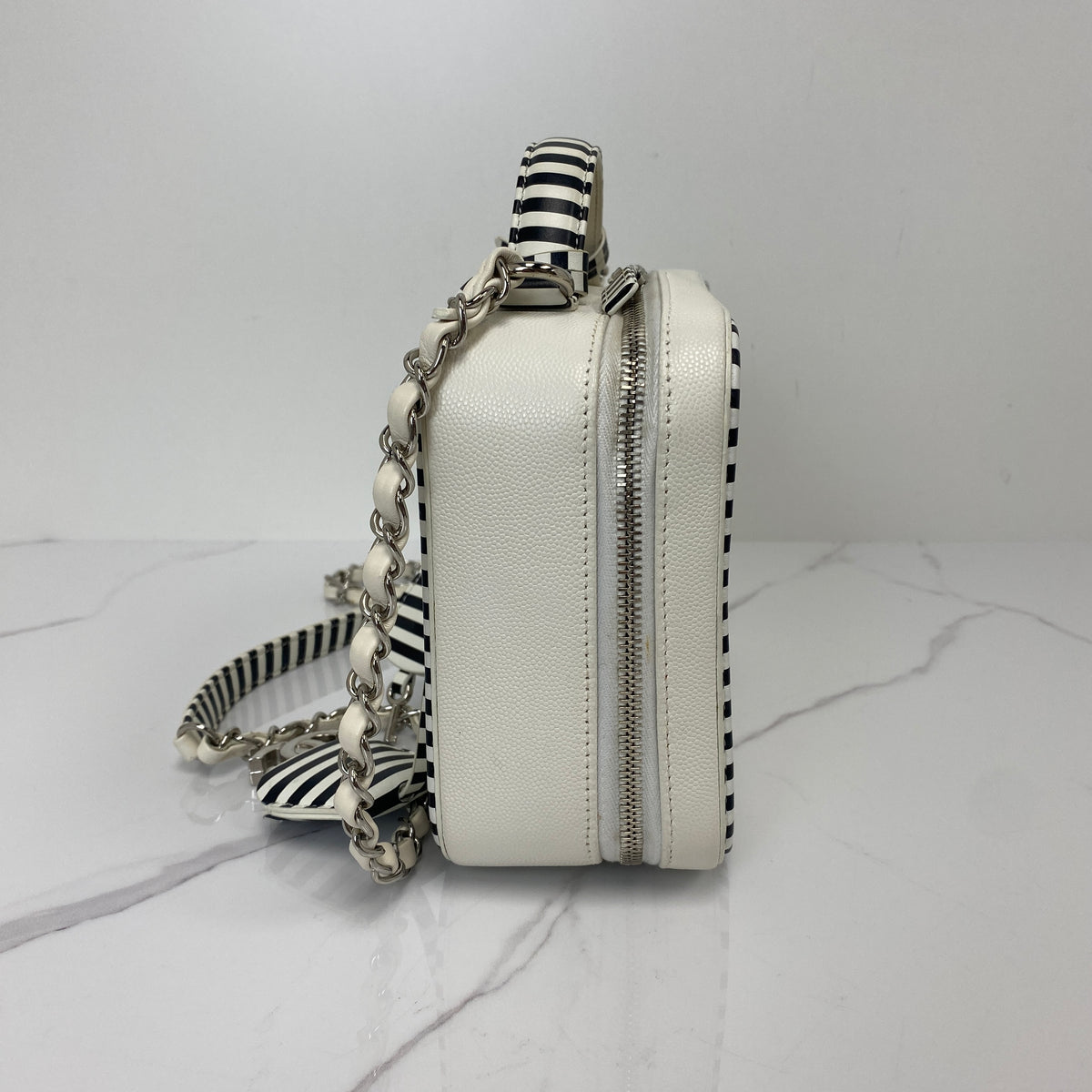 Chanel Filigree Vanity Case - photo 4