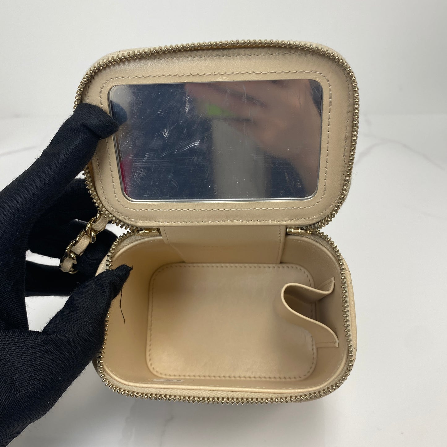 Chanel Vanity Case with Chain - photo 5