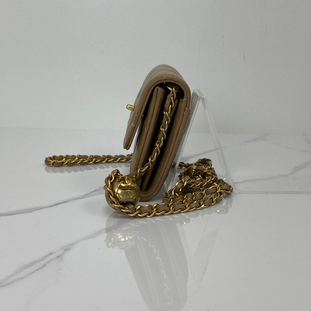 Chanel Pearl Crush Clutch with Chain - photo 2