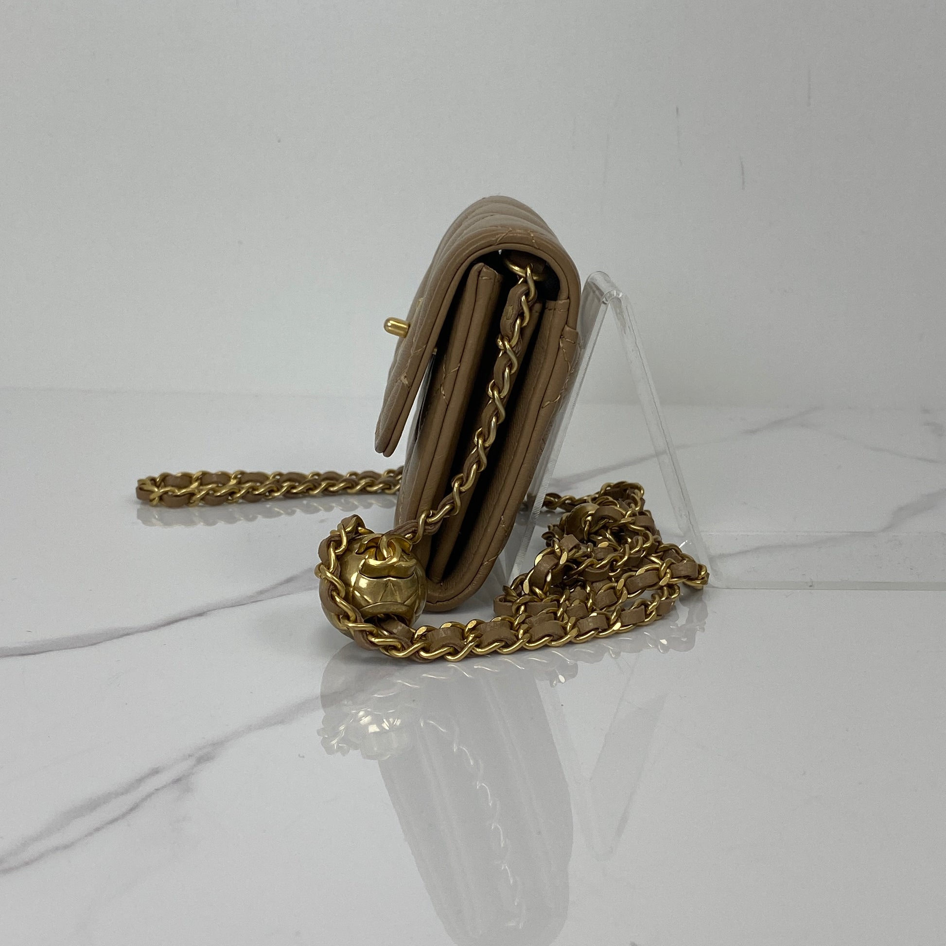 Chanel Pearl Crush Clutch with Chain - photo 2