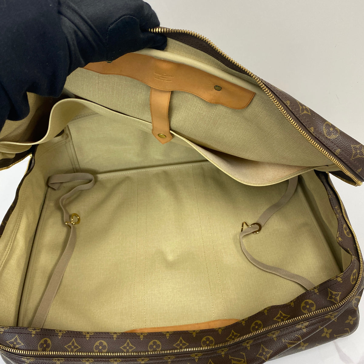 Louis Vuitton Monogram Sirius 55 Vintage Luggage Bag, brown Monogram canvas, Vachetta trim — detail view 5