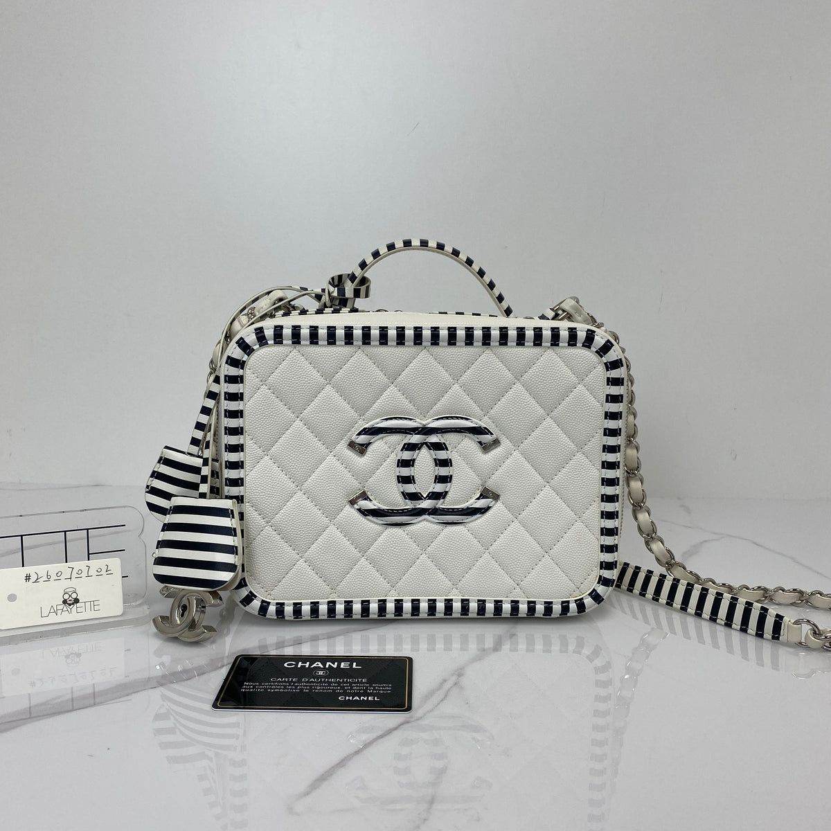 Chanel Filigree Vanity Case - photo 2