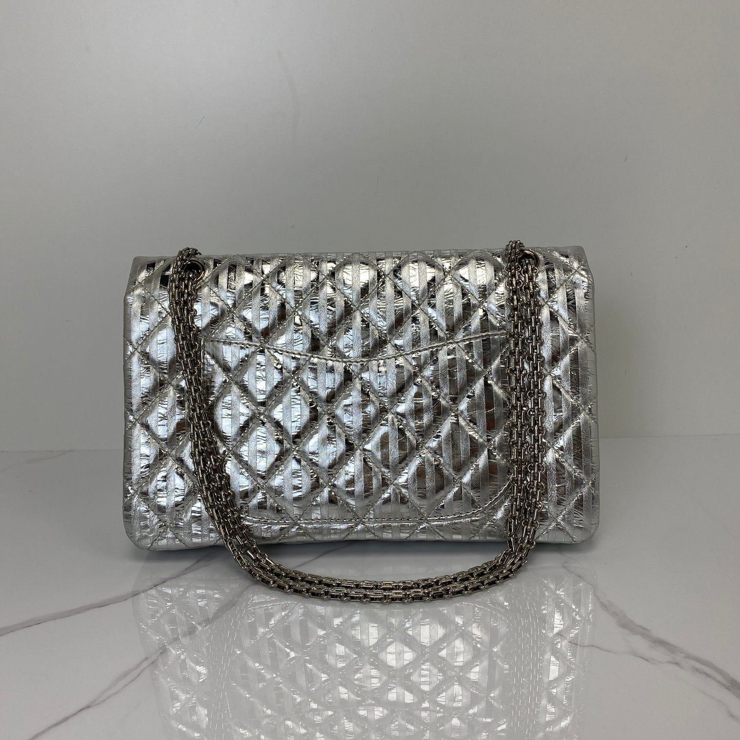 Chanel 2.55 Reissue 226 Metallic Calfskin Striped Flap Bag - photo 3