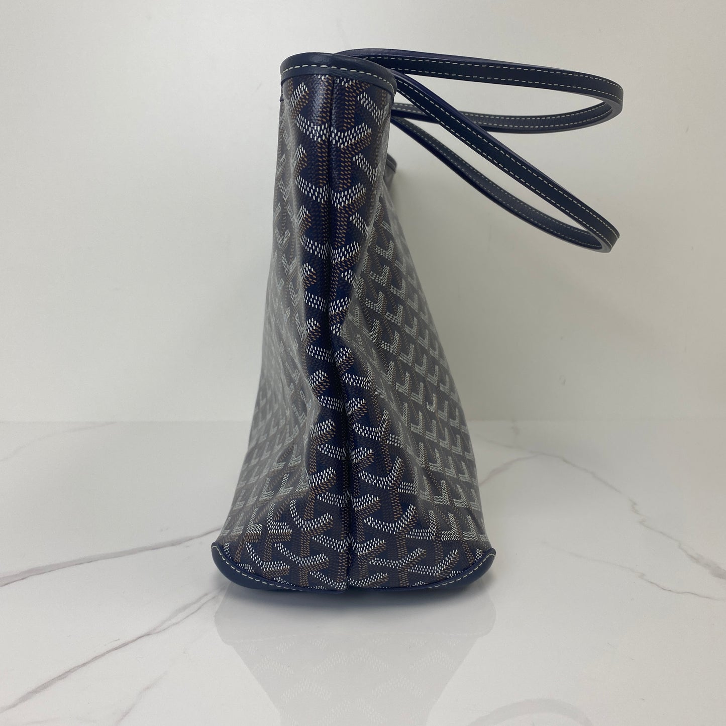 Side profile of the Goyard Artois PM tote