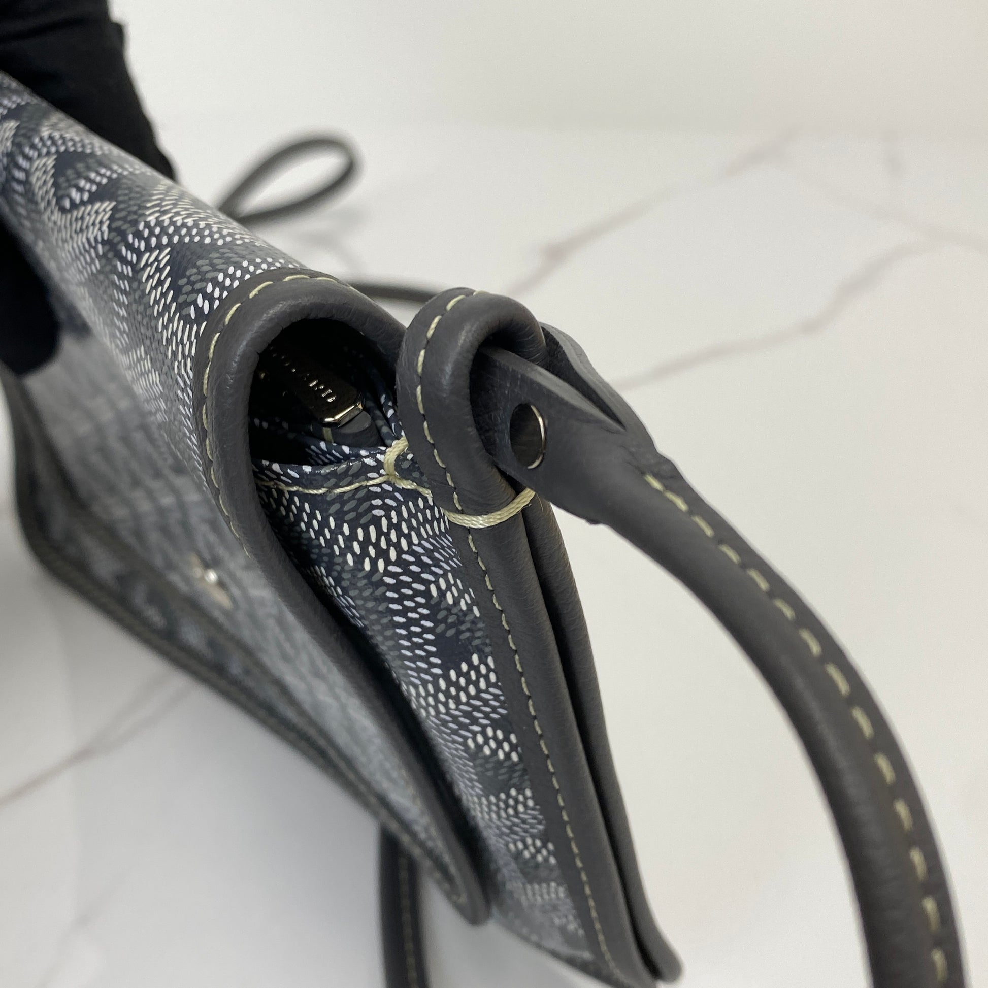 Goyard Plumet Pouch-Wallet in grey Goyardine canvas - hardware detail