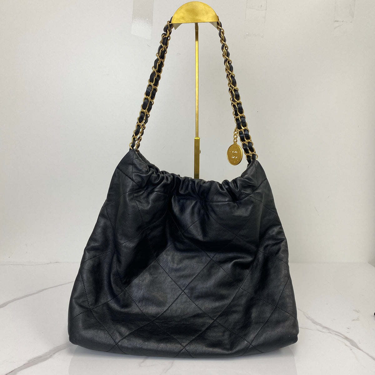 Chanel 22 Bag Medium Black Shiny Calfskin, Black Shiny Calfskin, Gold Tone — detail view 2