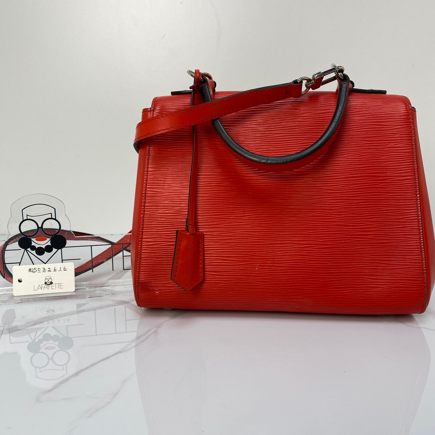 Base of the red Epi leather Cluny BB