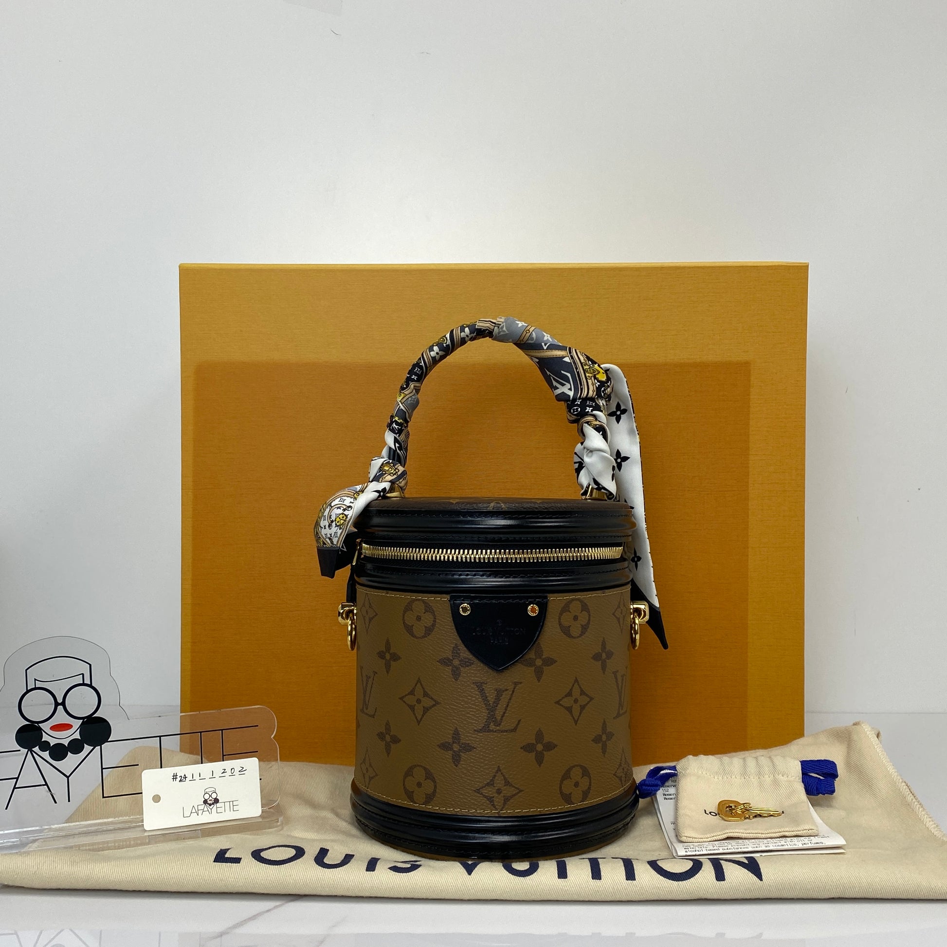 Front view of the Louis Vuitton Cannes round vanity case