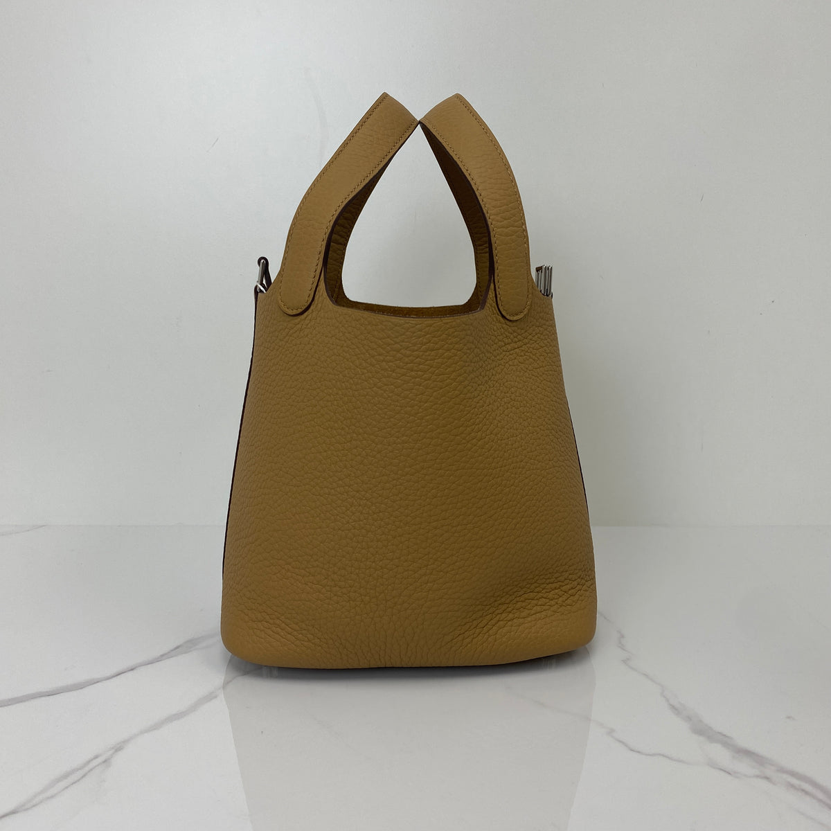 Hermès Picotin Lock 18, Biscuit Clemence leather, palladium hardware — detail view 3