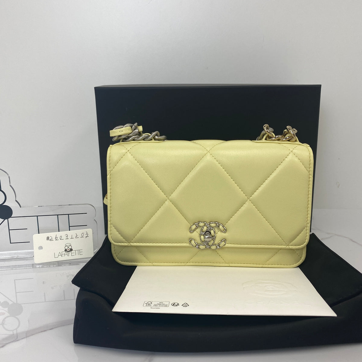 Chanel 19 Wallet on Chain - photo 2