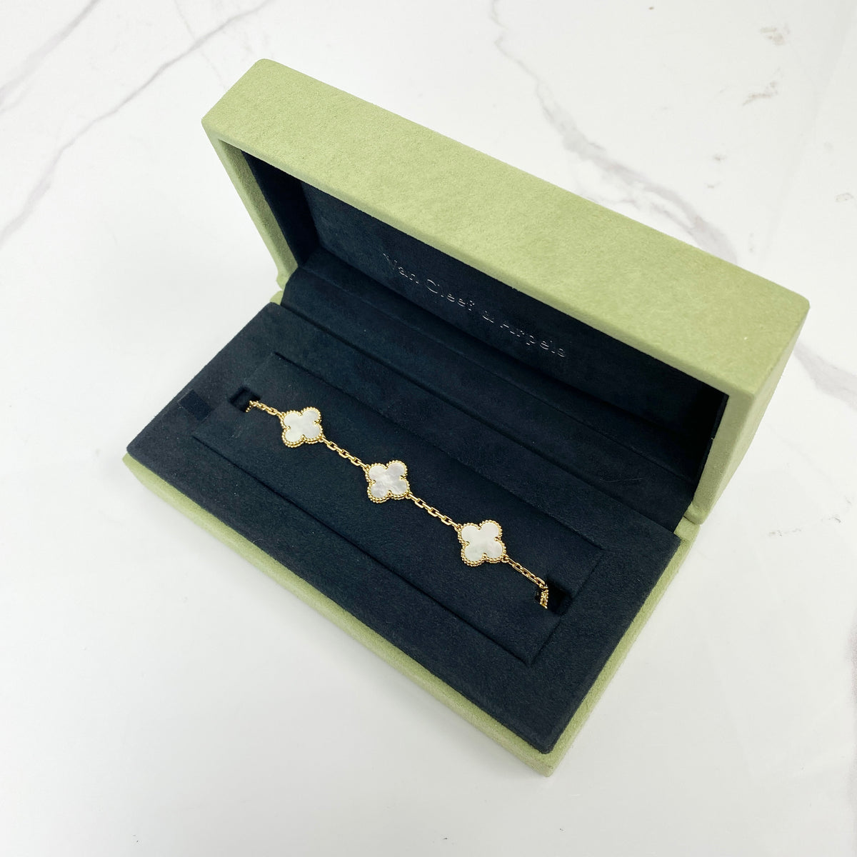 Van Cleef & Arpels Vintage Alhambra 5 Motif Bracelet Mother of Pearl Yellow Gold, White Mother of Pearl, 18K Yellow Gold — front view