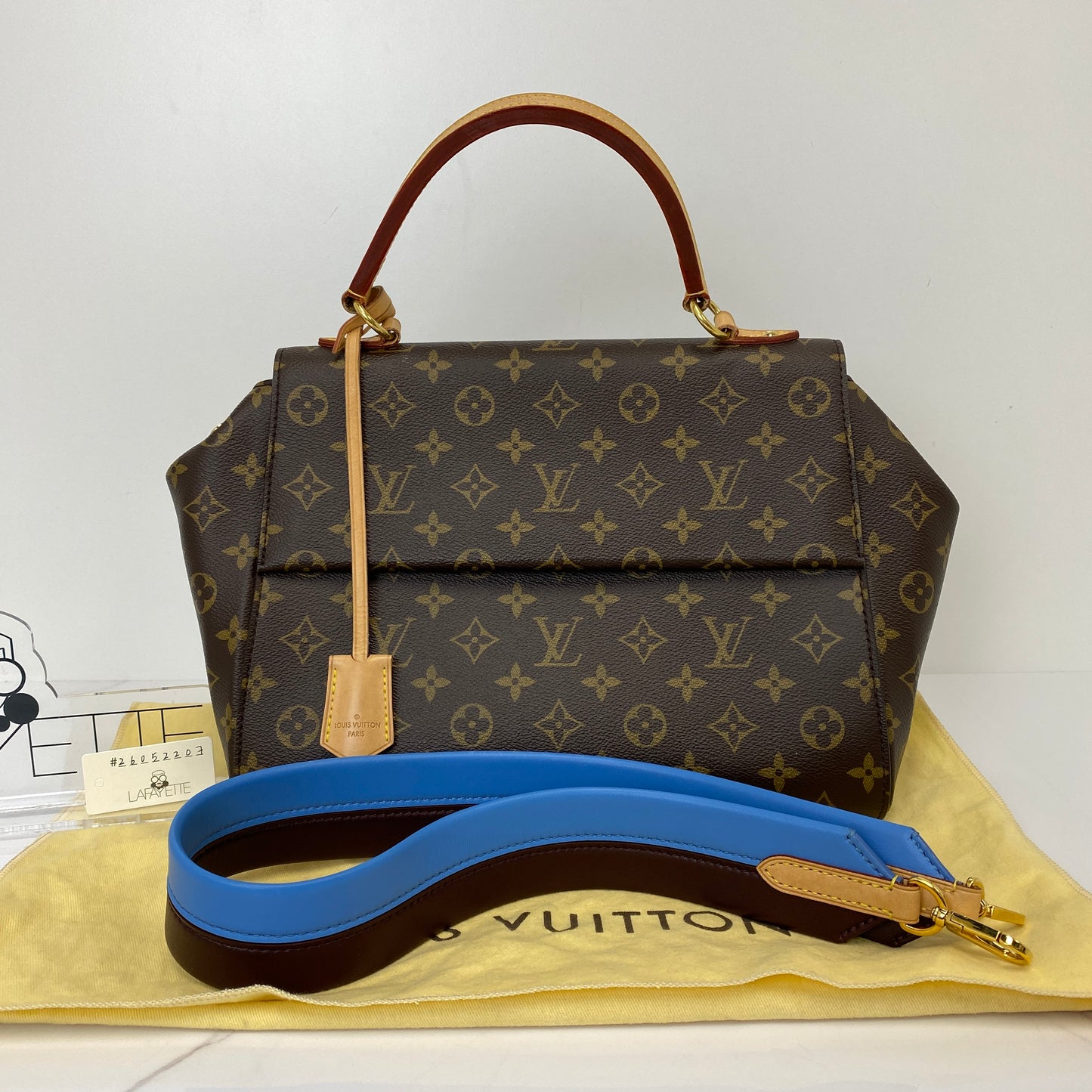 Louis Vuitton Cluny MM Monogram - photo 2