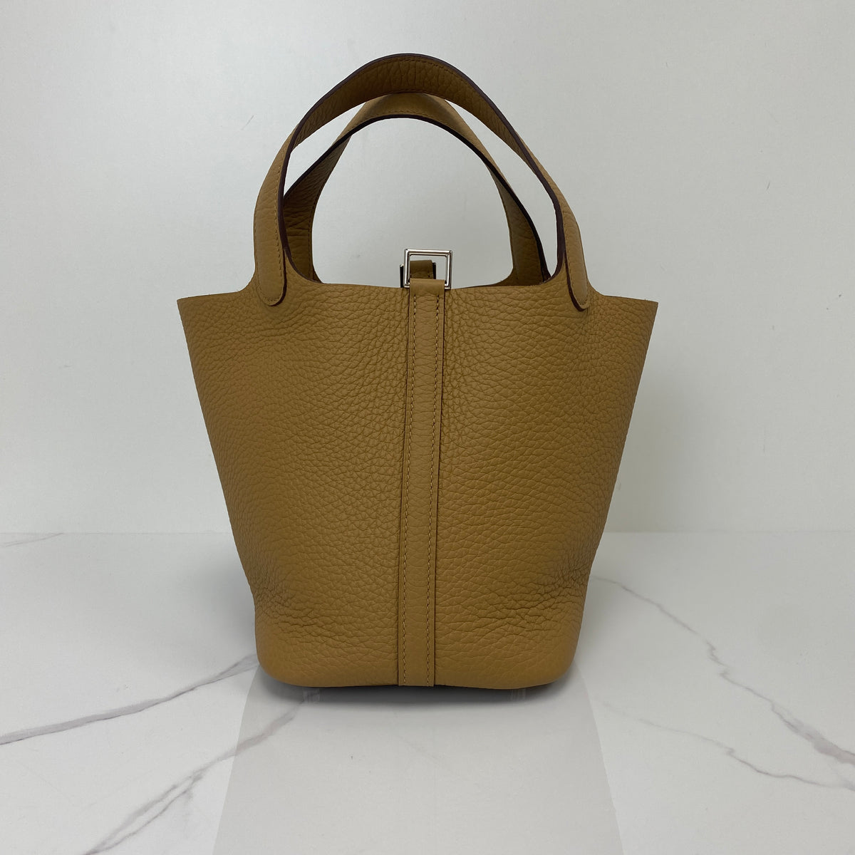 Hermès Picotin Lock 18, Biscuit Clemence leather, palladium hardware — detail view 2