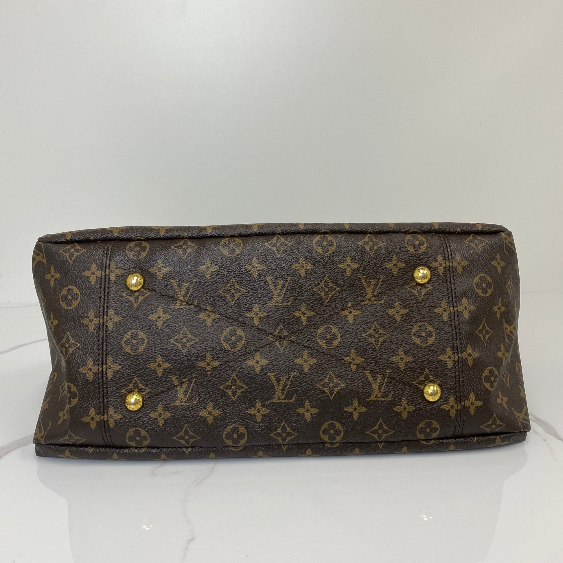 Louis Vuitton Artsy Bag
