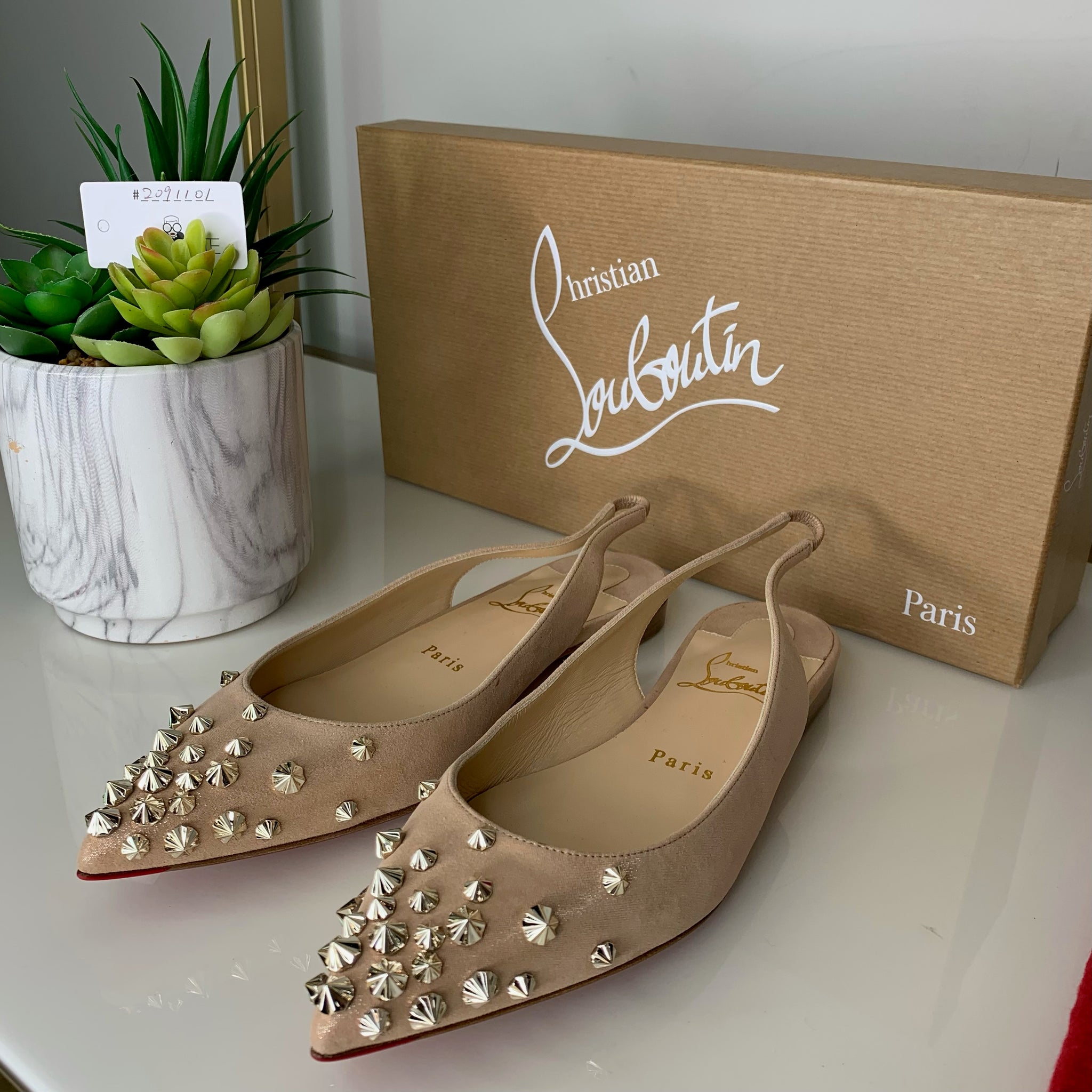 Christian Louboutin Flat Shoes Nude – Lafayette Consignment